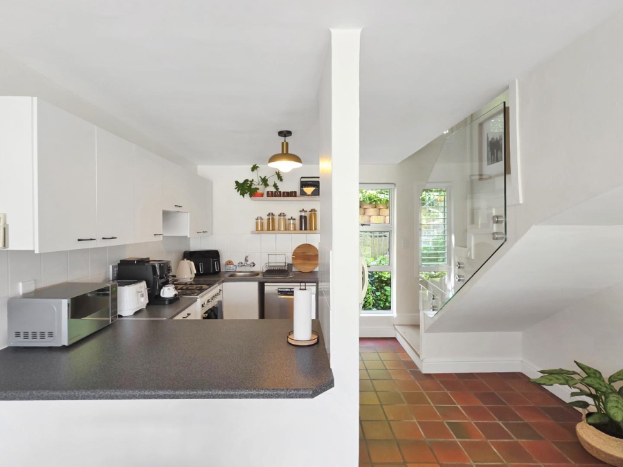 To Let 1 Bedroom Property for Rent in Gardens Western Cape